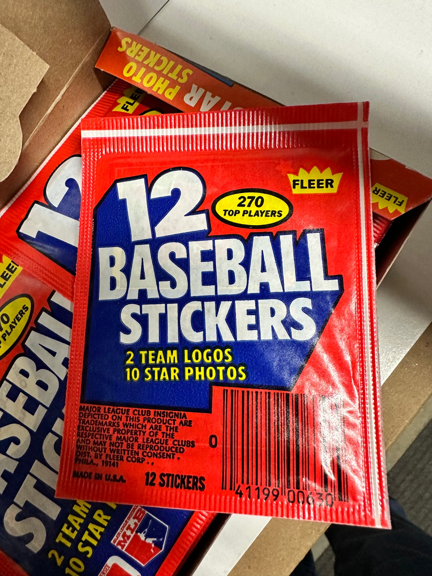 1983 Fleer baseball stickers 48 packs box