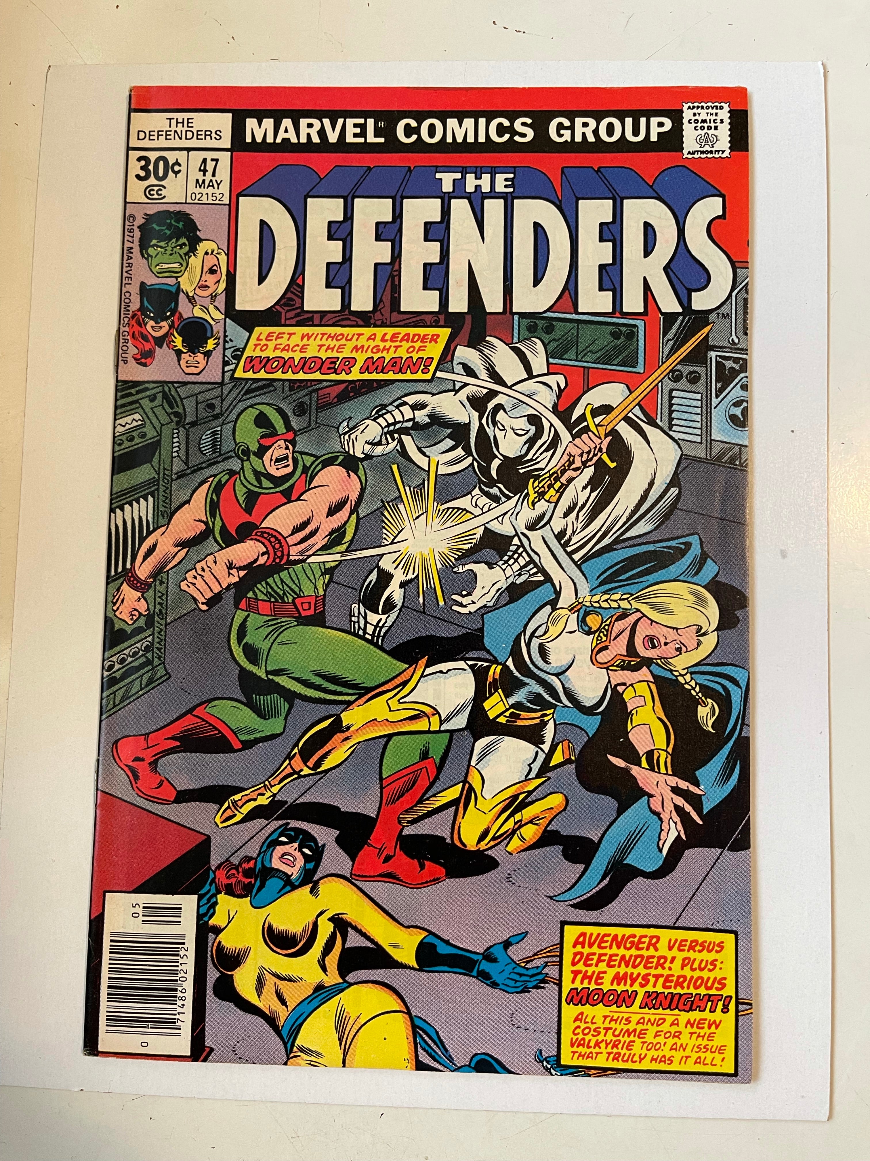 Defenders #47 Moon Knight appearance Vf comic 1977
