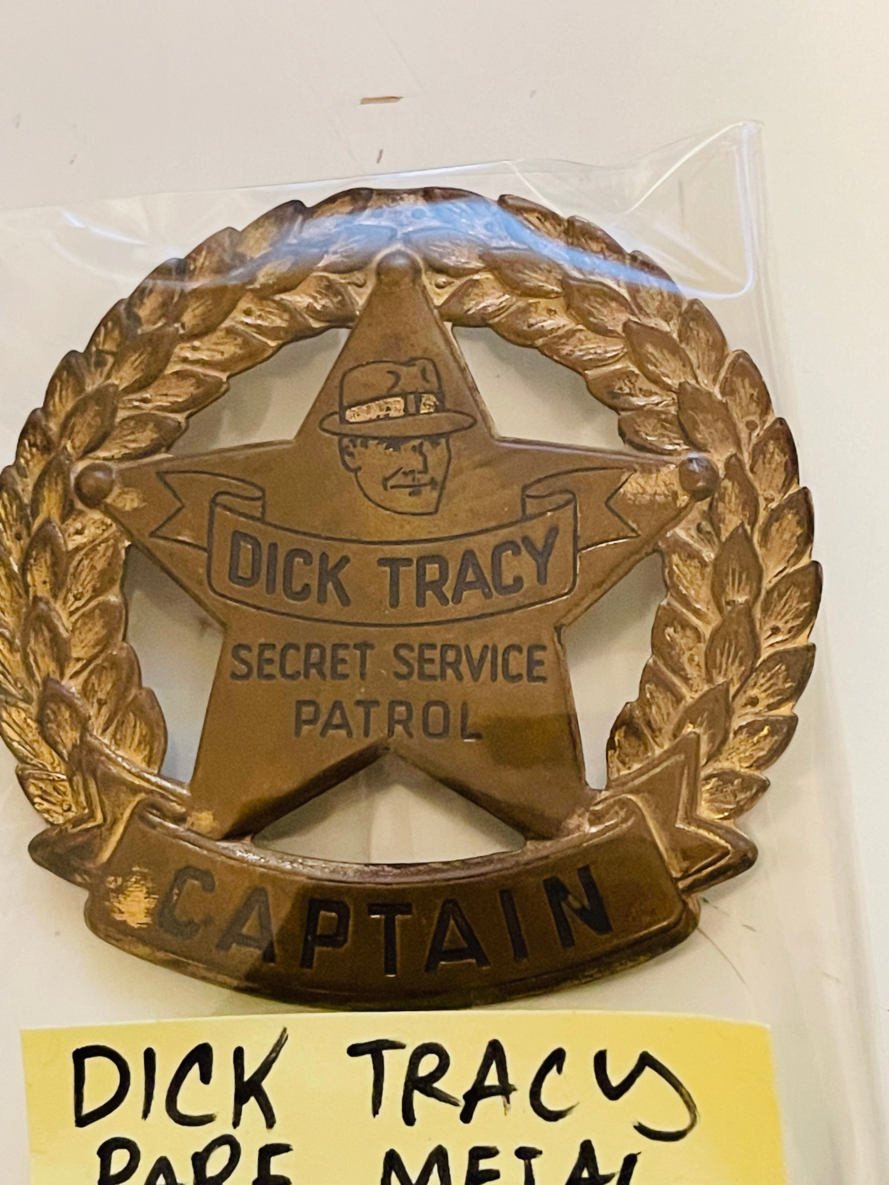Dick Tracy rare metal captain badge Quaker Oats 1938