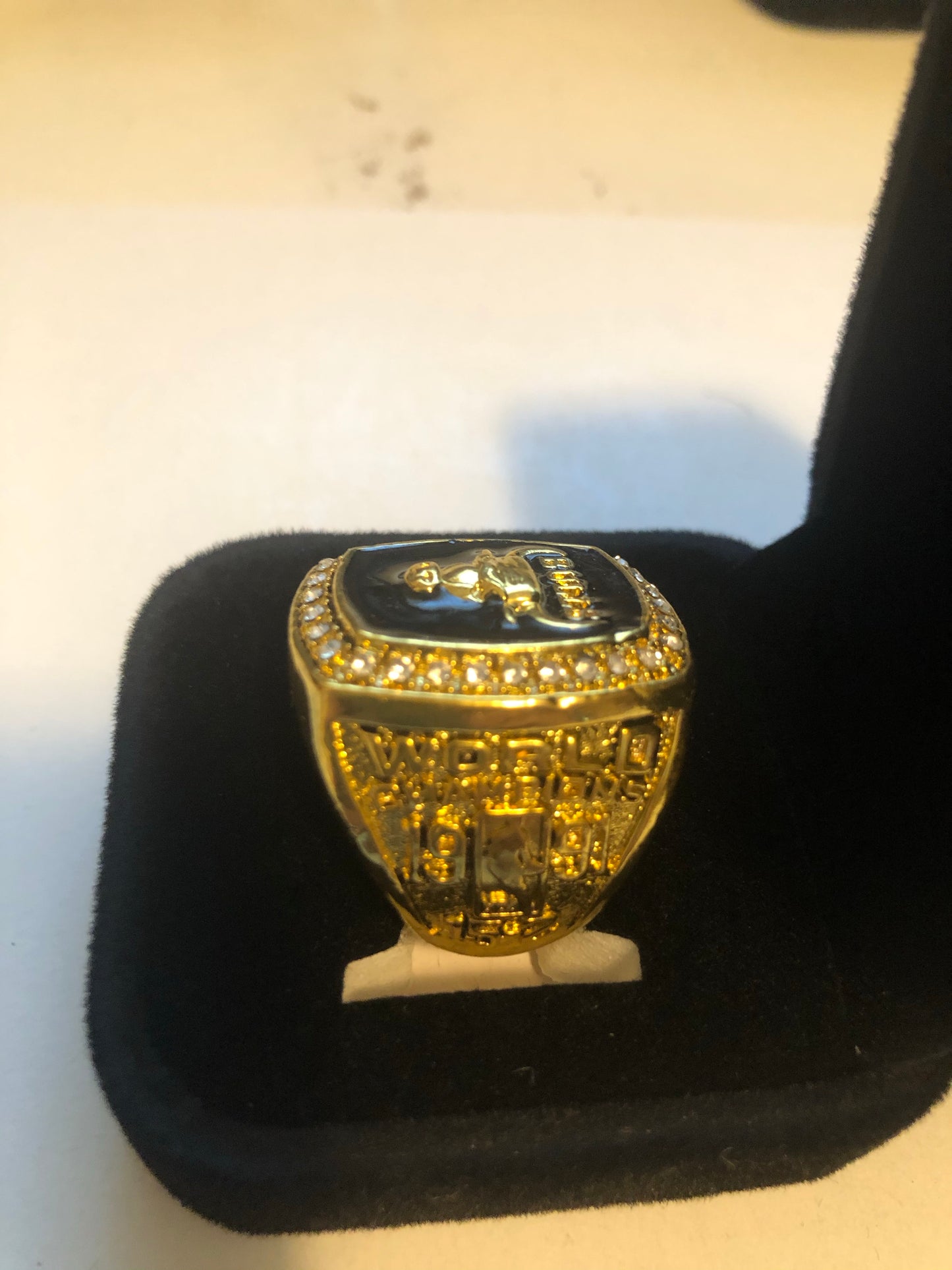 Michael Jordan NBA Chicago Bulls basketball replica championship Ring 1991