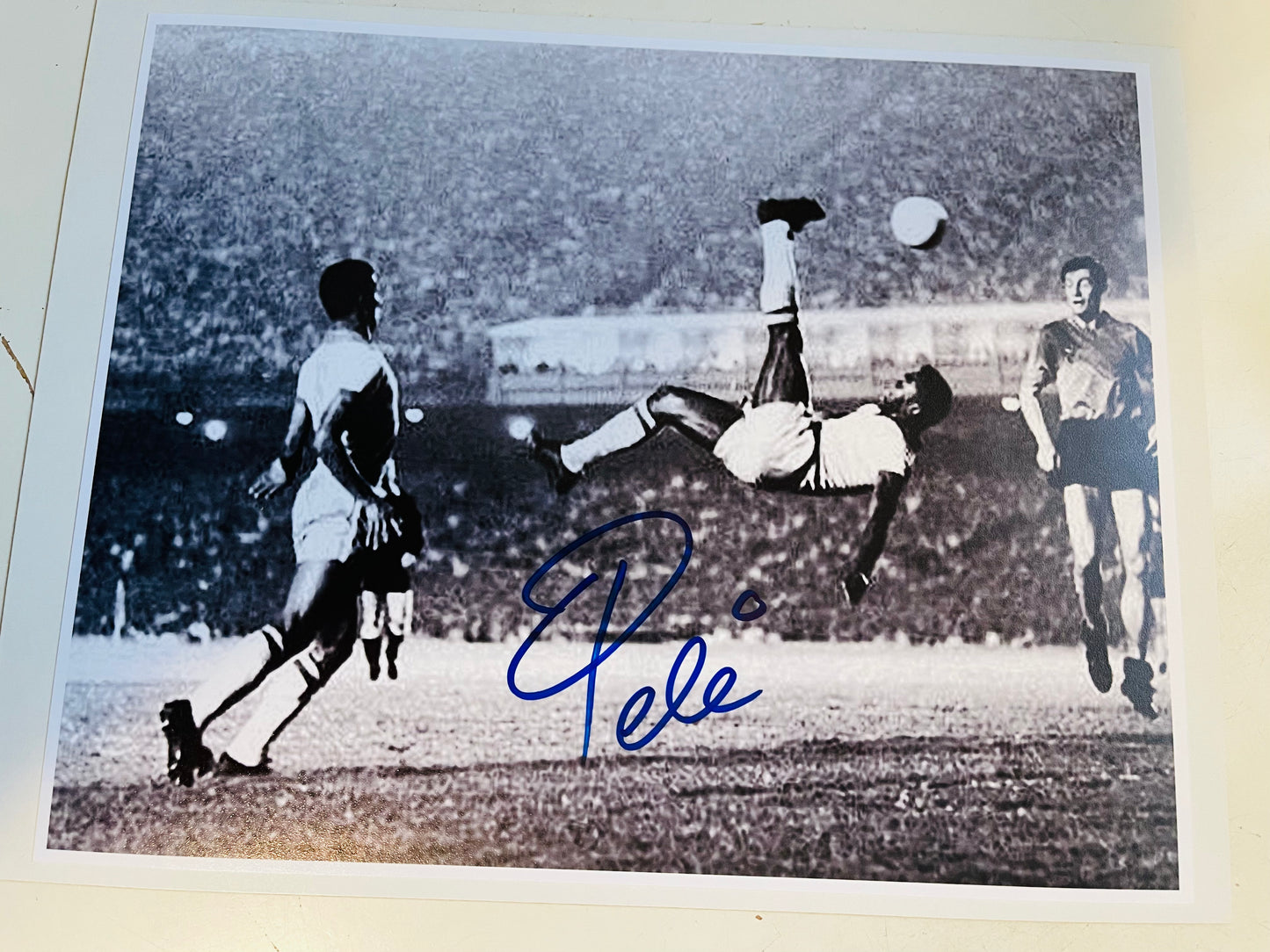 Pele rare Soccer 8x10 autograph photo with COA