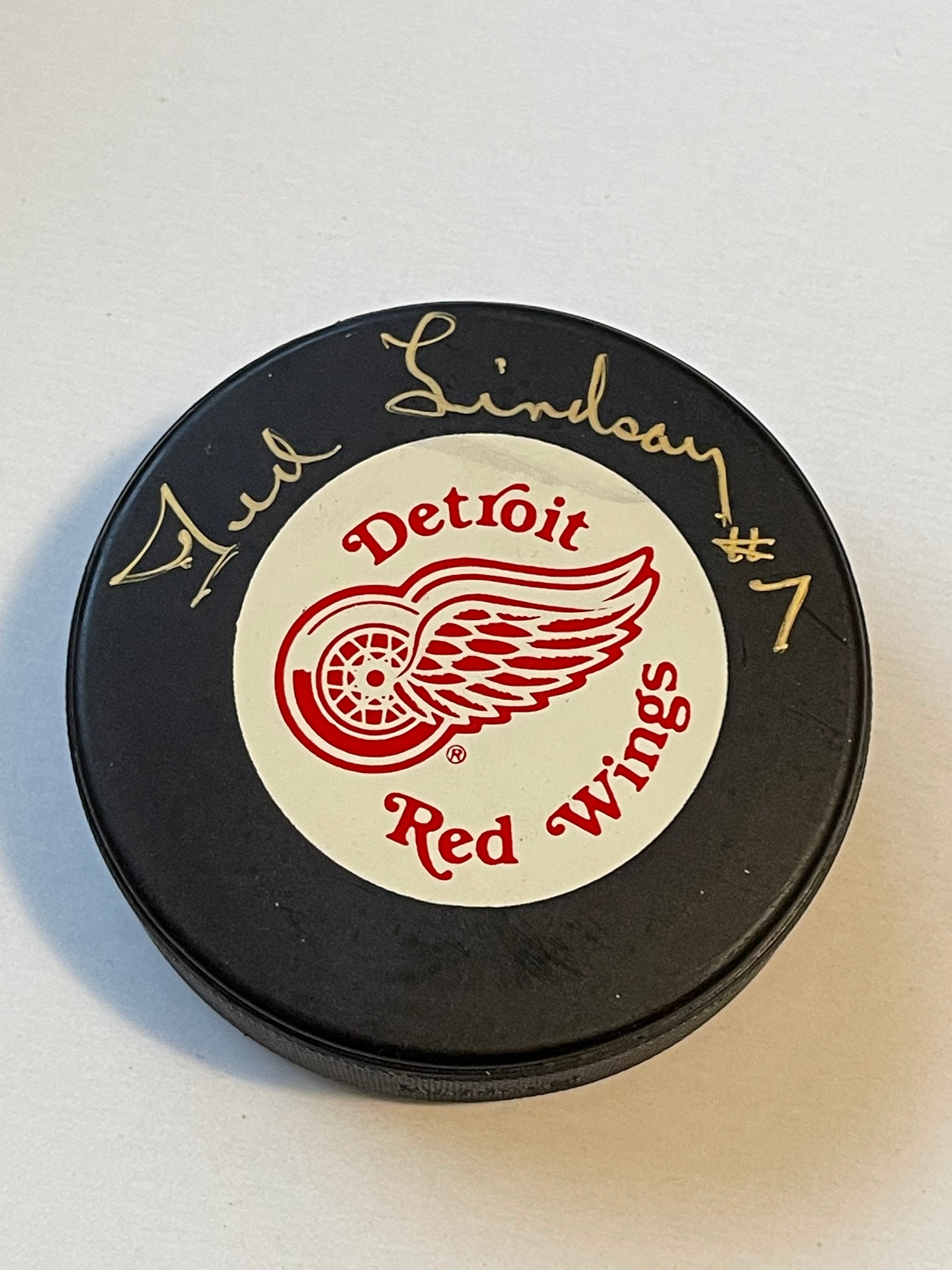 Ted Lindsay autograph hockey puck with COA