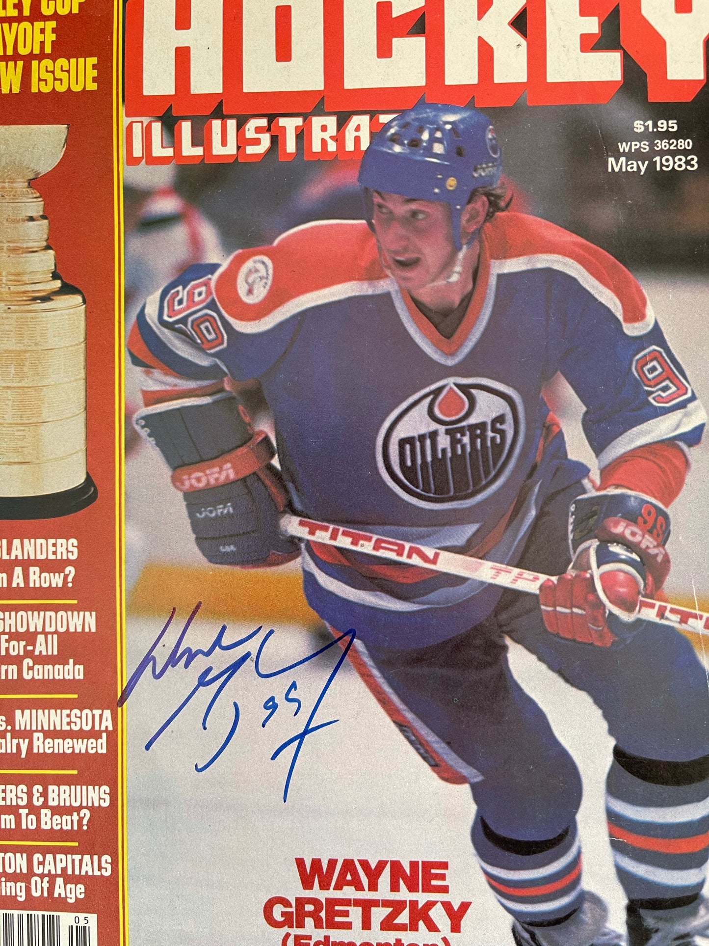 Wayne Gretzky rare autograph Hockey illustrated sports magazine with COA