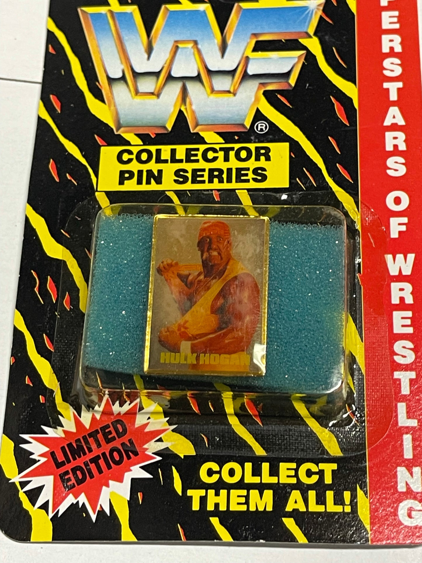 Hulk Hogan Wrestling rare collectible pin in package 1991