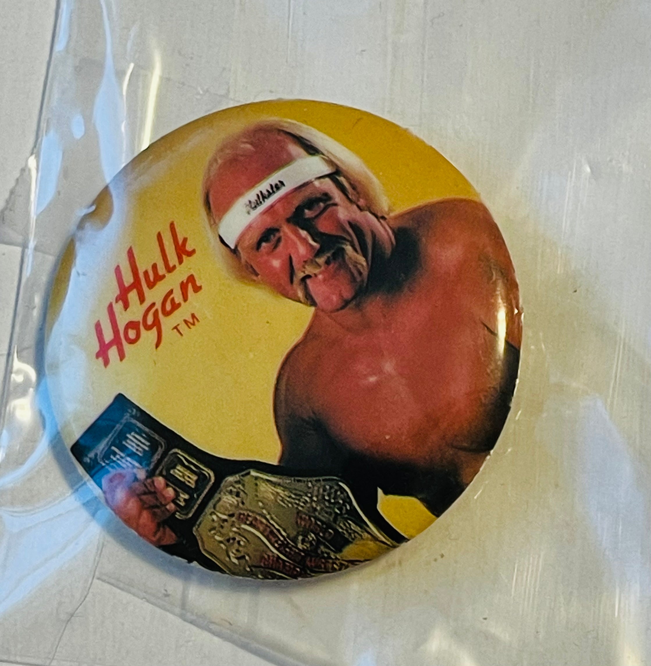 Hulk Hogan WWF wrestling rare vintage button 1980s