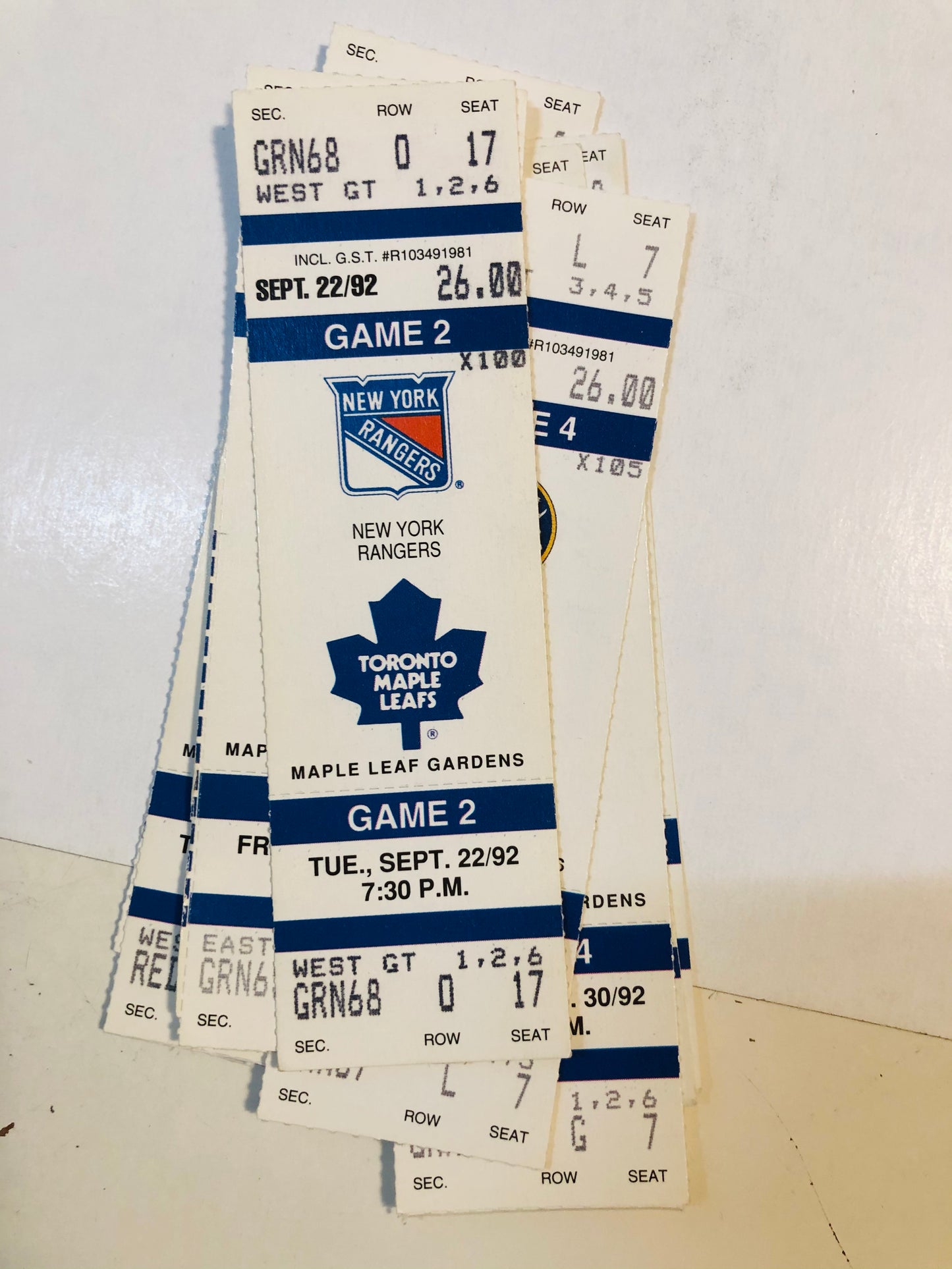 Toronto Maple Leafs 8 tickets  (sept 22/92) lot deal