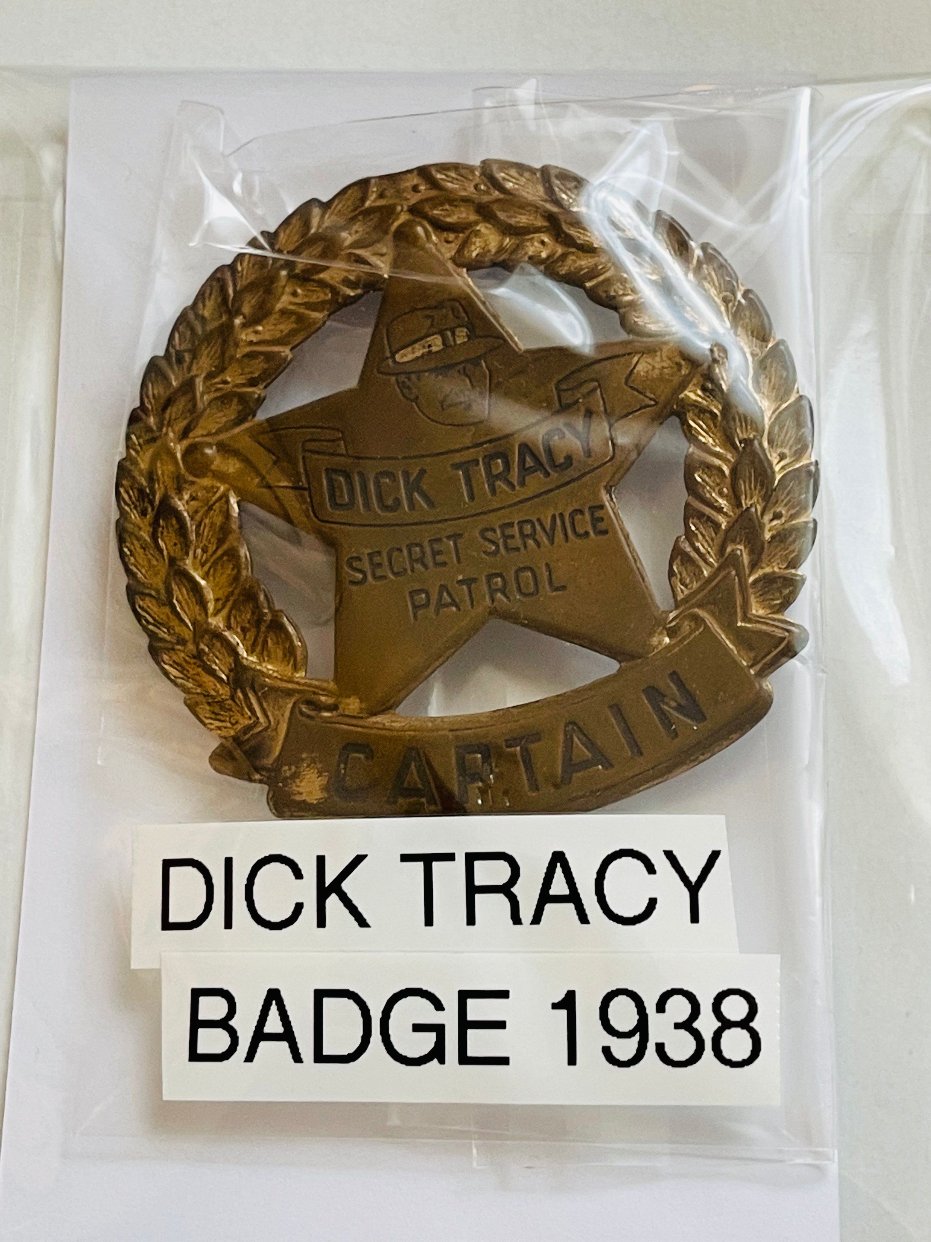 Dick Tracy rare metal captain badge Quaker Oats 1938