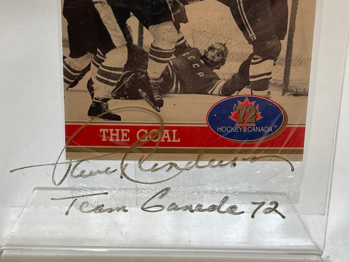 Paul Henderson autograph plastic holder with team Canada cards promo pack