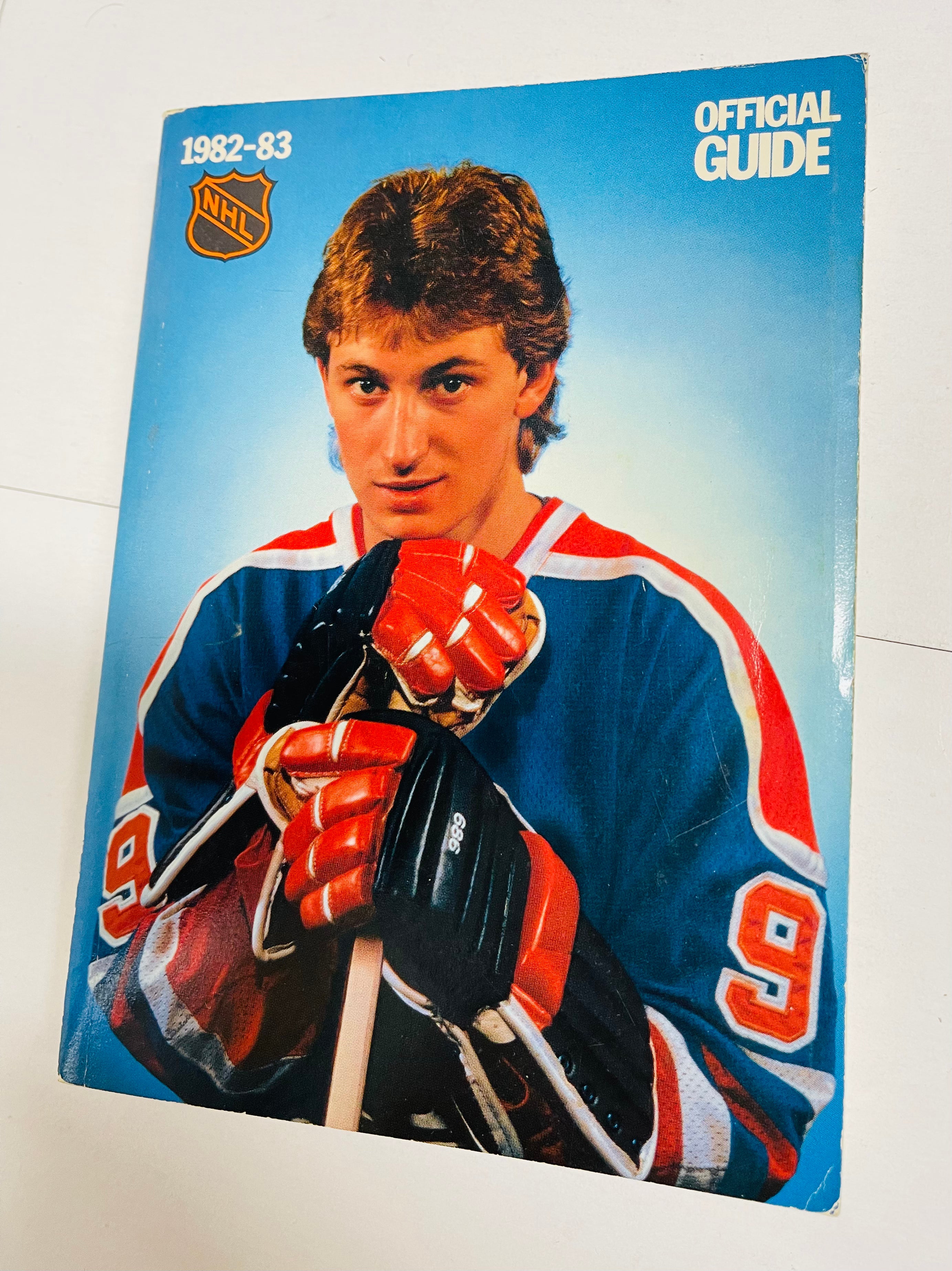 1982-83 NHL hockey Record thick book