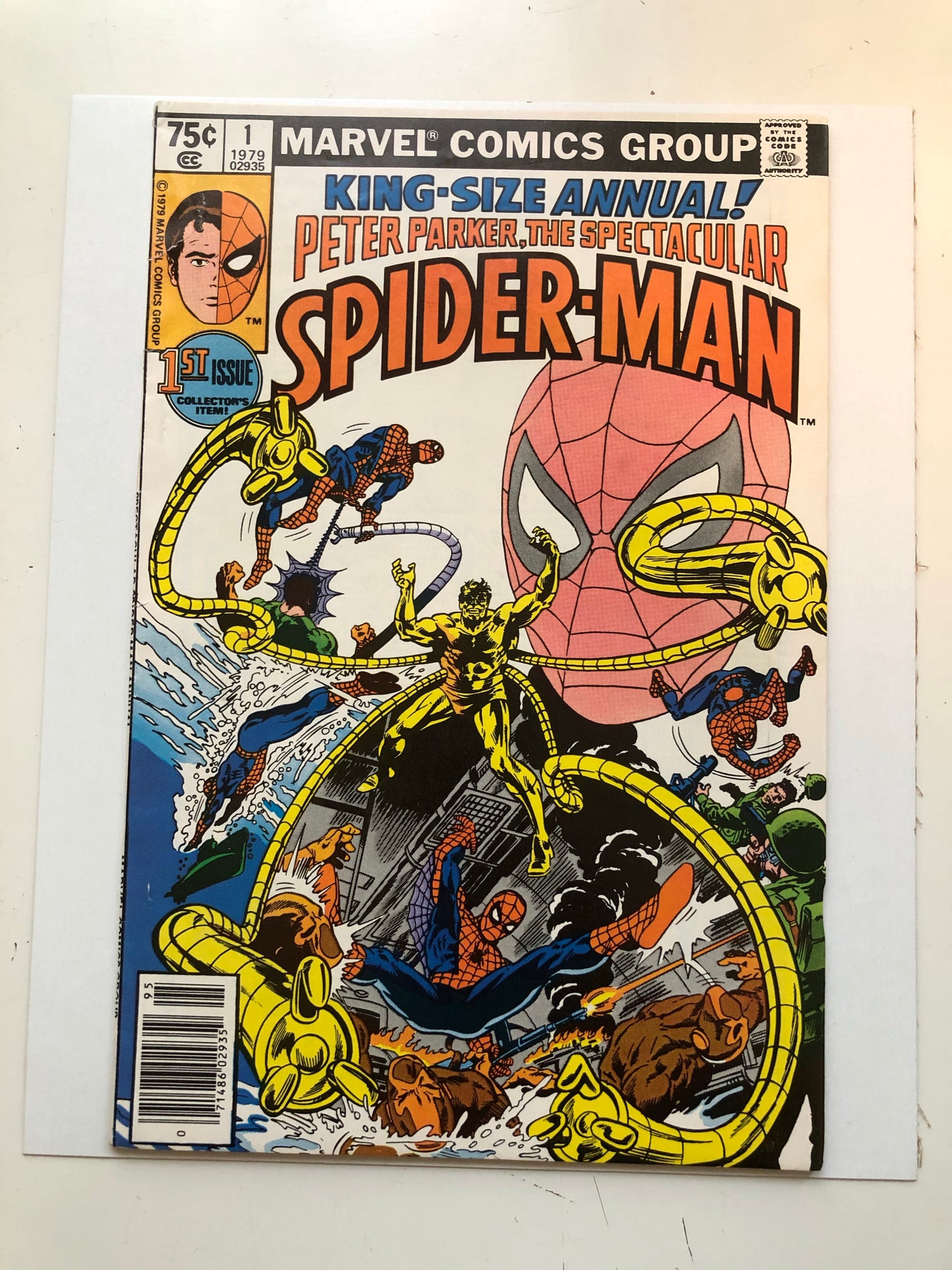 Peter Parker Spider-Man king size Annual Vf condition comic #1 1970