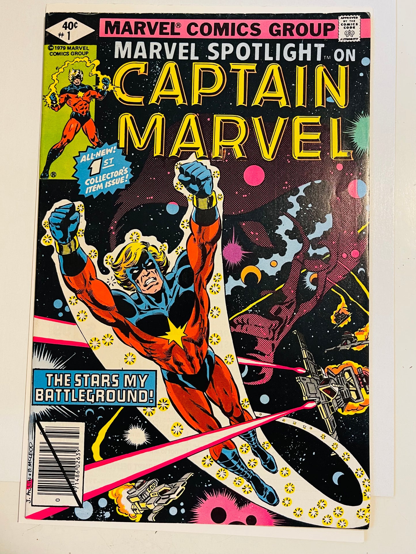 Captain Marvel Marvel spotlight vintage comic book