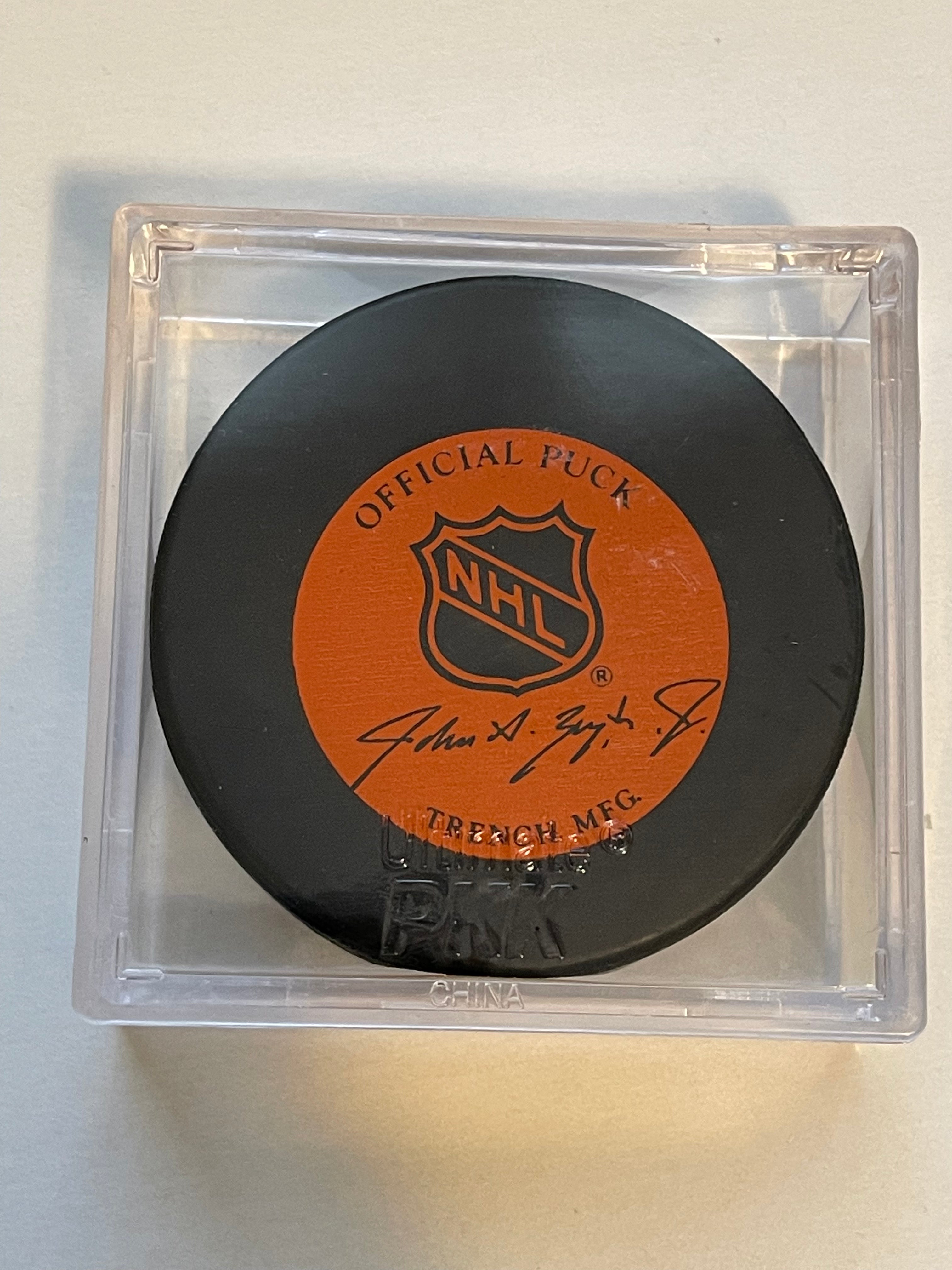Tony Esposito autograph in person Chicago Black Hawks hockey puck with holder and COA